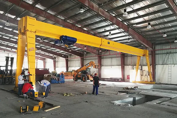 Warehouse gantry crane